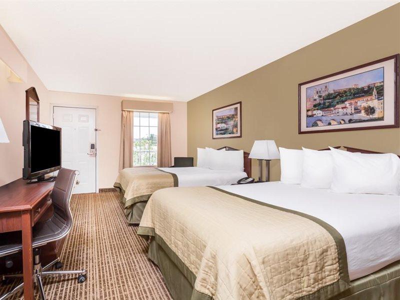 Baymont By Wyndham Albany At Albany Mall Esterno foto