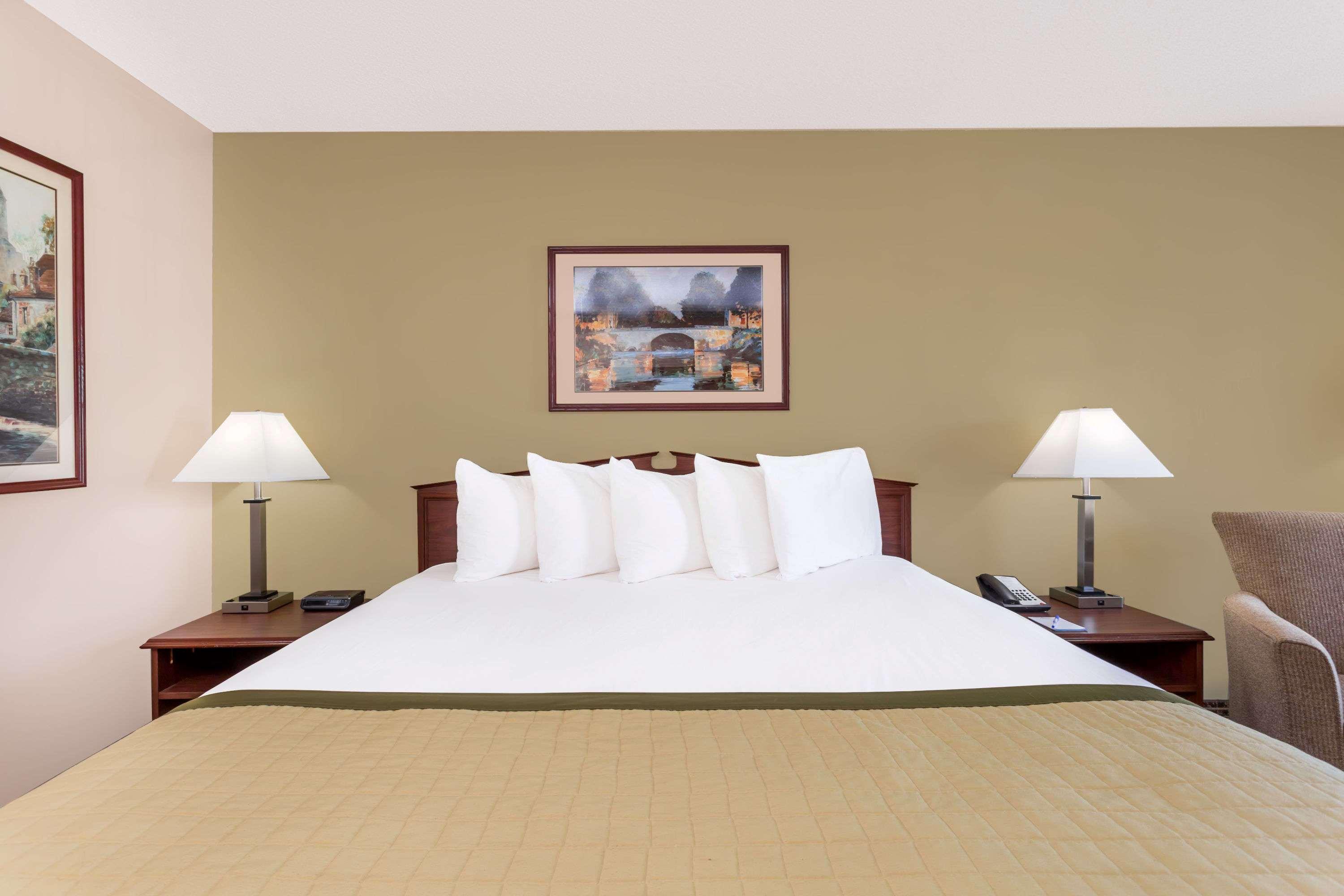 Baymont By Wyndham Albany At Albany Mall Esterno foto