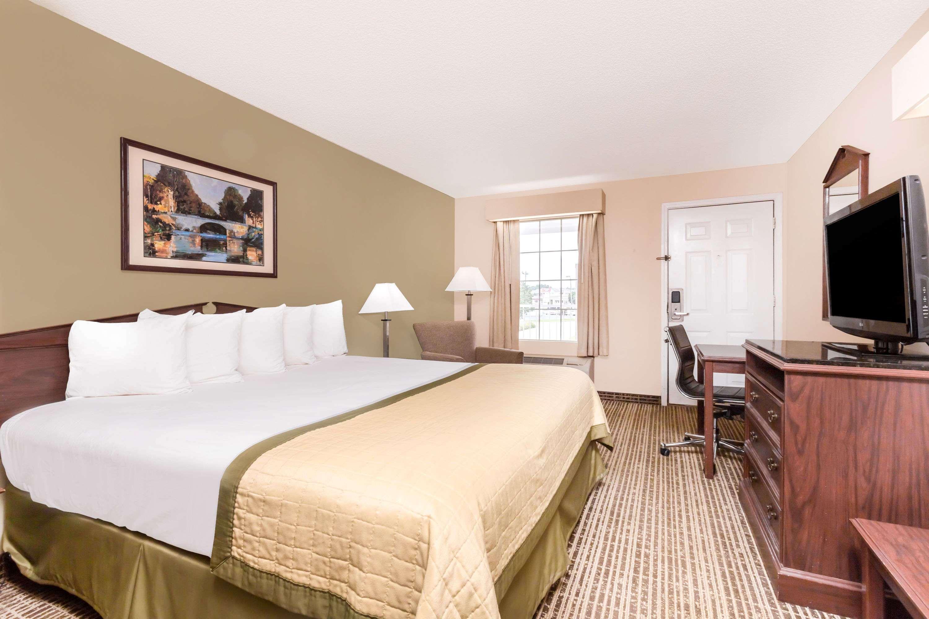 Baymont By Wyndham Albany At Albany Mall Esterno foto